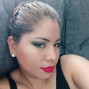 Meet your Posher, Celina